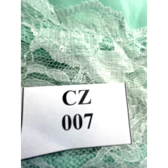 Full Tilt Womens Top Button -Up Sleeveless Round Neck Green/Lace Sheer Hi/Lo Si - Picture 5 of 5